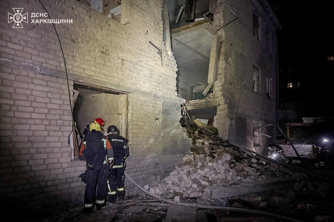 Новини Харкова: пожежі після удару по Ізюму